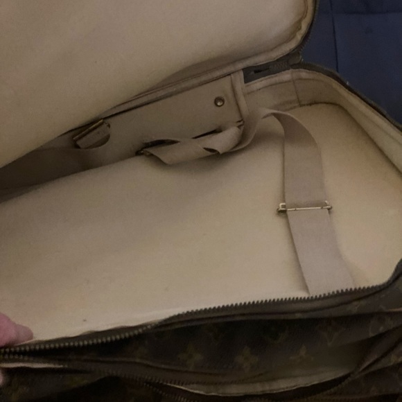 Authentic Louis Vuitton Vintage luggage bag. - Picture 8 of 15